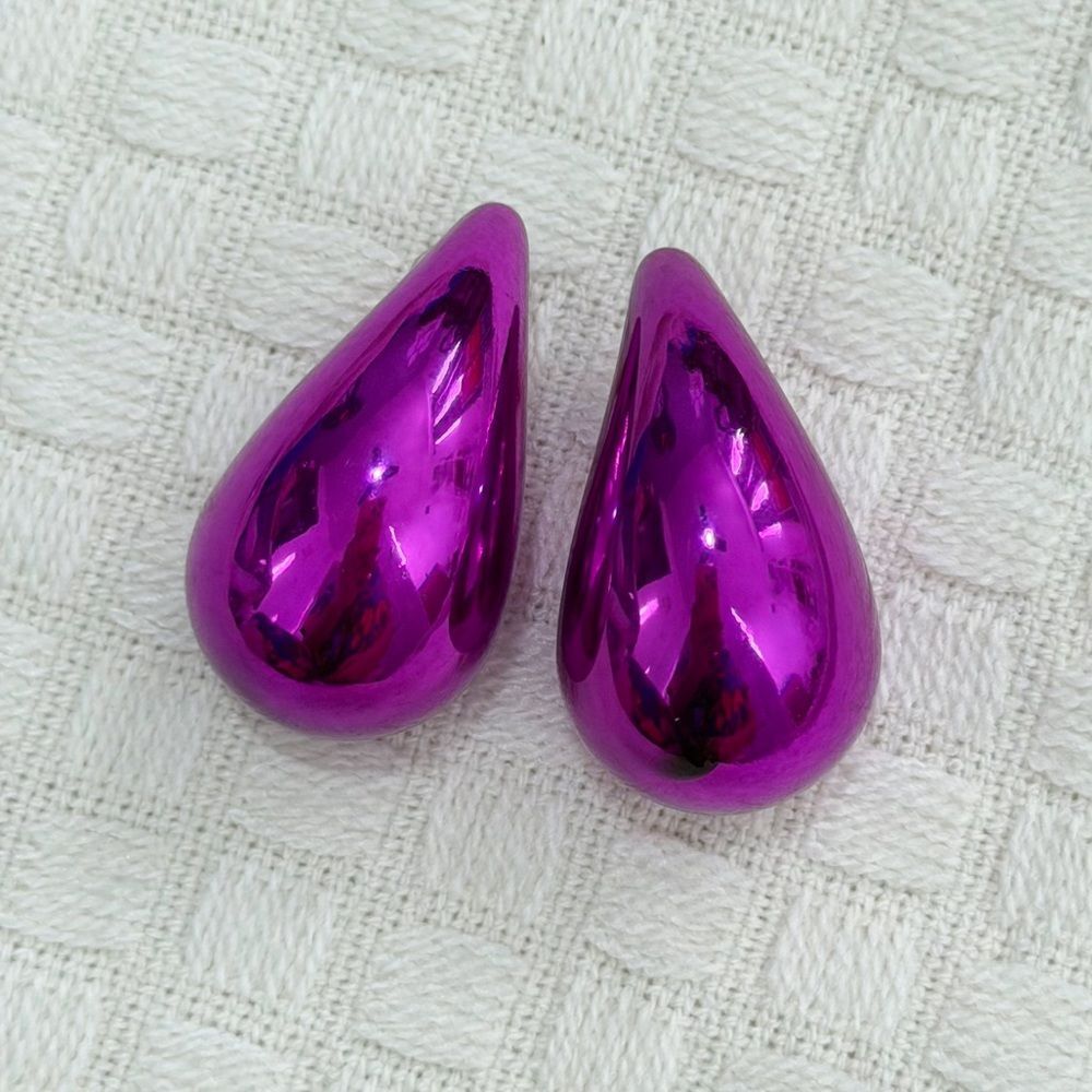 8 Other Reasons Droplet Teardrop Shaped Earrings in Metallic Pink - Picture 6 of 8
